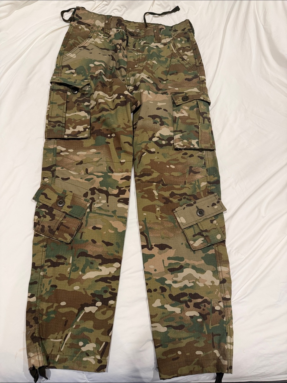 Camo Cargo Pants Y2K - Green Multi fits like 30 not a 31 or 32
